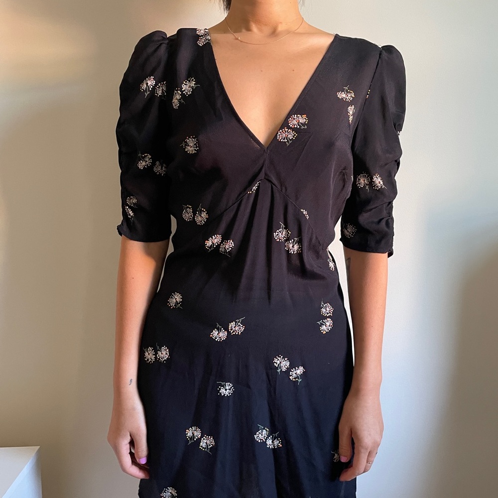 Reformation mini dress w ruched sleeve perfect for summer